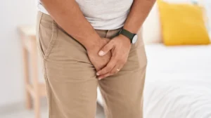 Homens que não secam pênis após urinar: riscos à saúde
