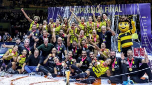 Praia Clube bate Minas e fatura título da Superliga Feminina de vôlei 2025/2026