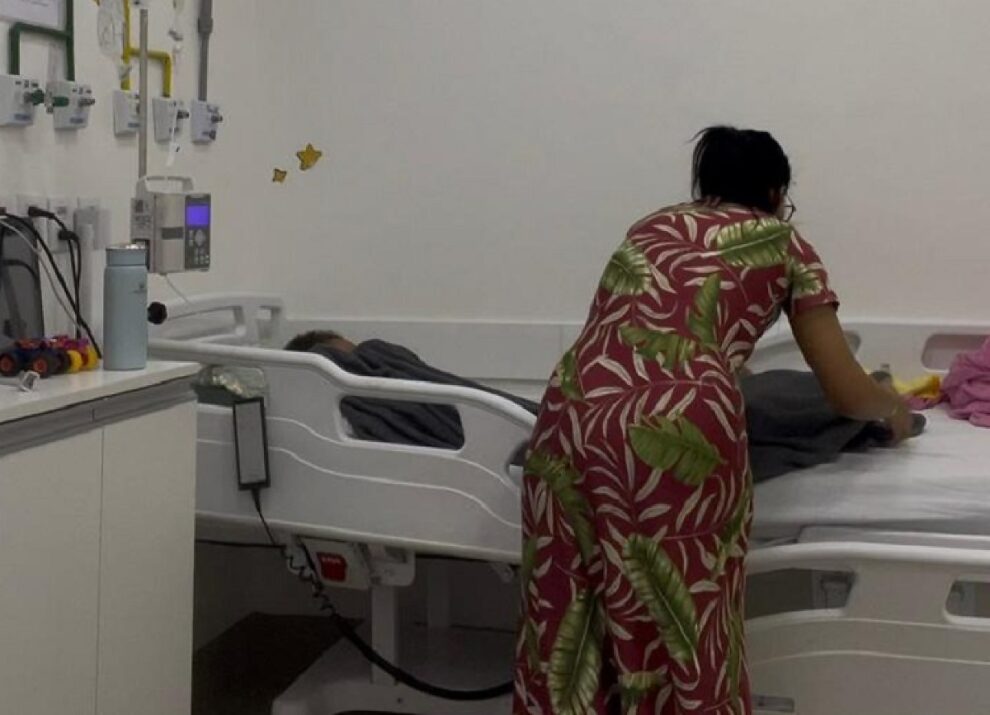 Mãe desabafa: não consegui pagar vacina e filho tem meningite em Cuiabá