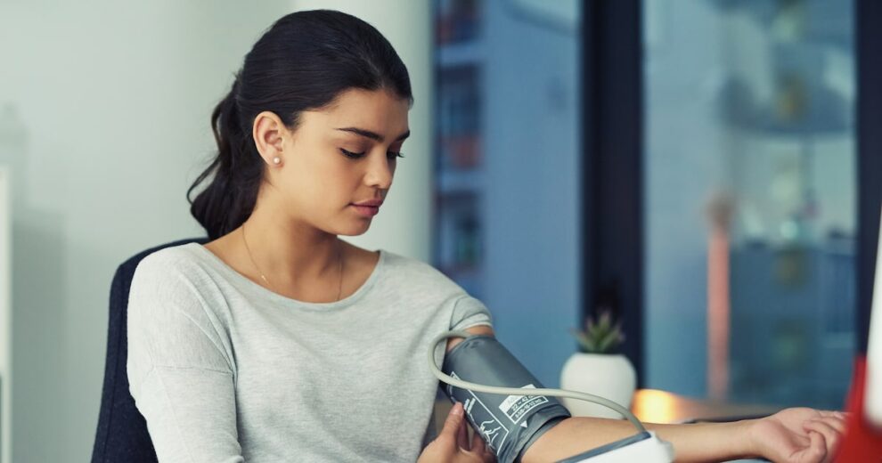 Saúde mental pressão alta: como cuidar da mente ajuda