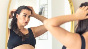 Autoestima pós-parto: por que tantas mulheres não se reconhecem no corpo?