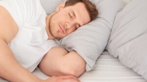 Melhor exercício para dormir bem: ciência revela