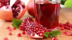 Benefícios, receitas e preparo do suco de romã